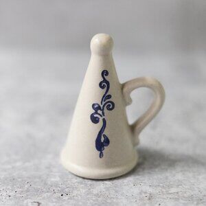 Vintage Pfaltzgraff Yorktowne pottery candle snuffer white blue 3.5 inches tall